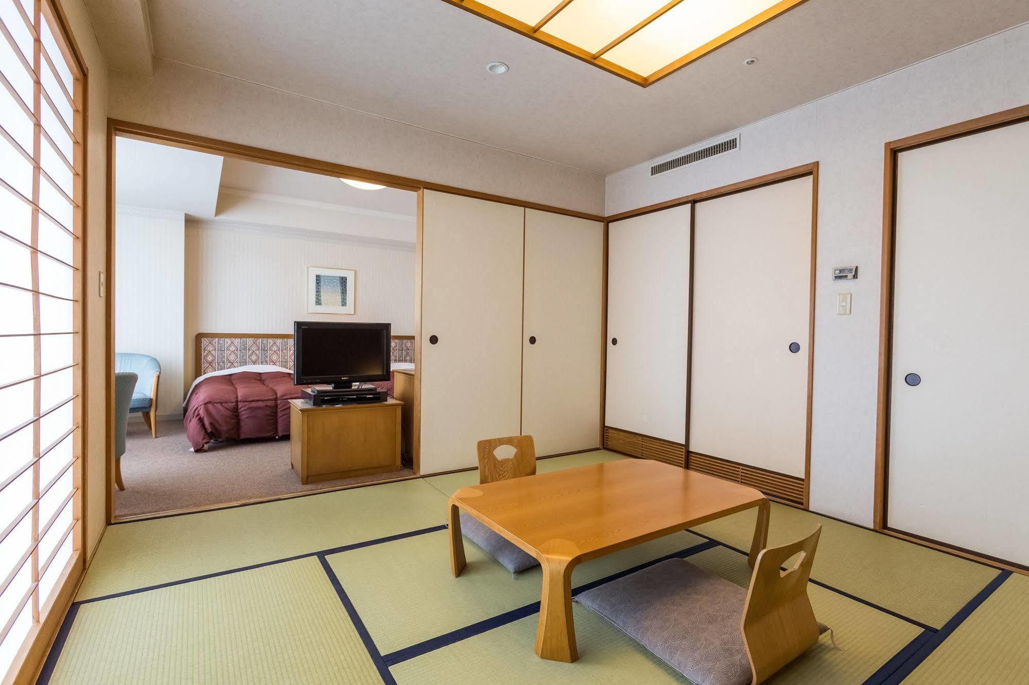 Kusatsu Onsen Village 4*